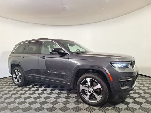 Used 2023 Jeep Grand Cherokee 4WD 4xe image 3