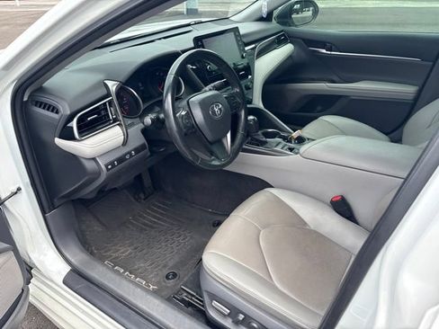 Used 2021 Toyota Camry XSE FWD image 8