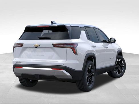 New 2026 Chevrolet Equinox LT w/ Convenience Package II AWD/4WD image 4