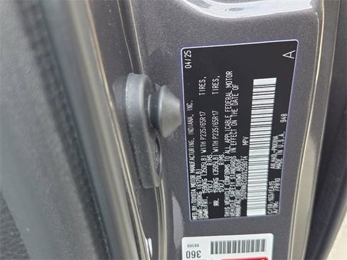 Used 2025 Toyota Sienna XLE image 10