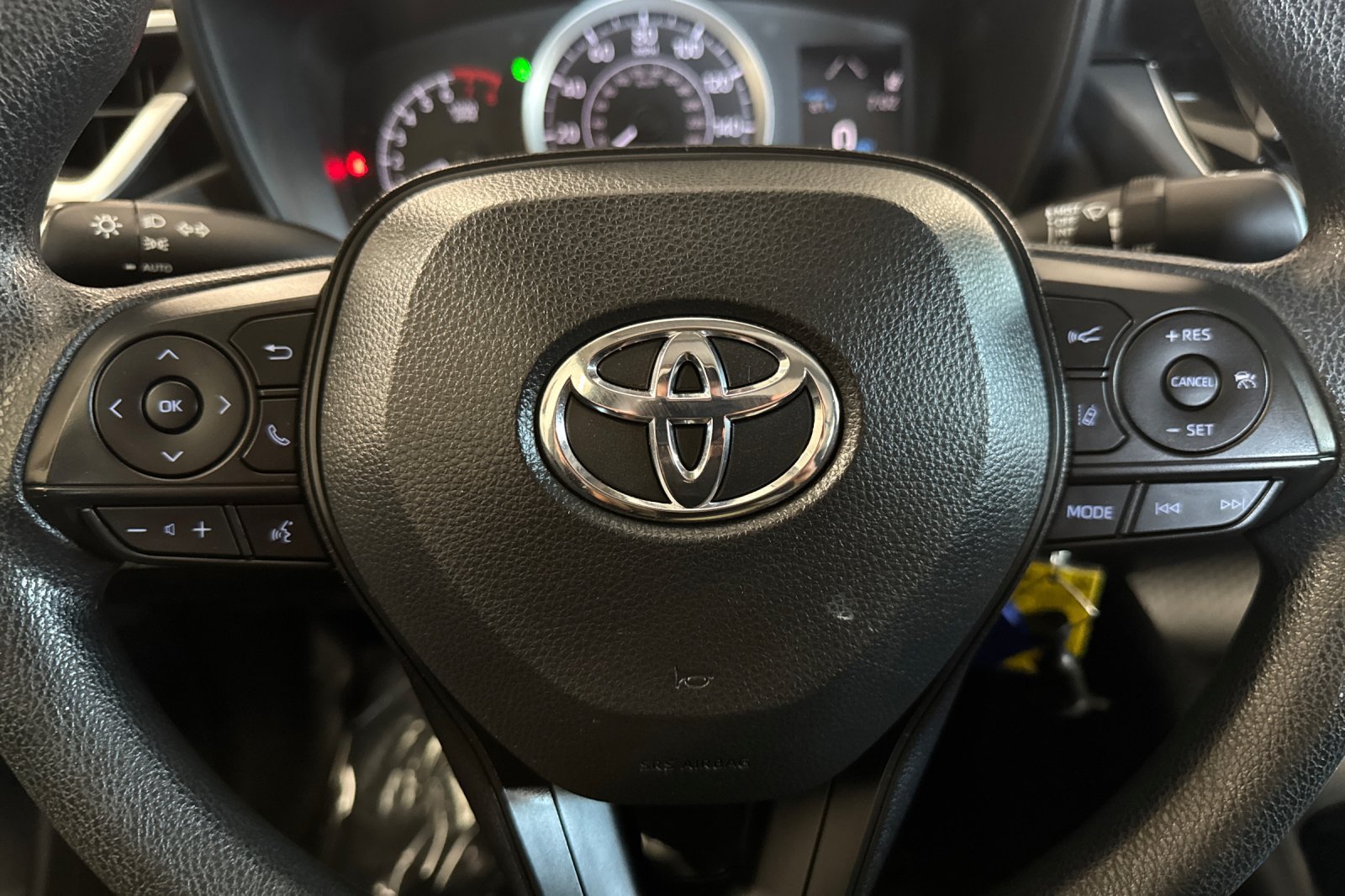 Used 2020 Toyota Corolla LE w/ Carpet Mat Package (TMS) FWD image 22