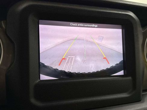 Used 2019 Jeep Wrangler Unlimited Sahara image 20