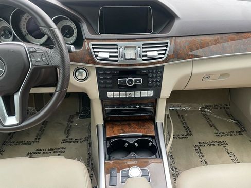Used 2014 Mercedes-Benz E 350 Sedan image 28