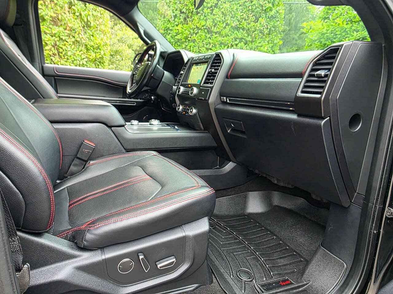 Used 2019 Ford Expedition Limited w/ Equipment Group 303A AWD/4WD image 47