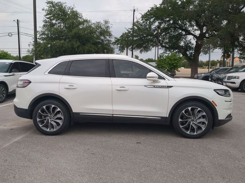 Used 2021 Lincoln Nautilus Reserve FWD image 2