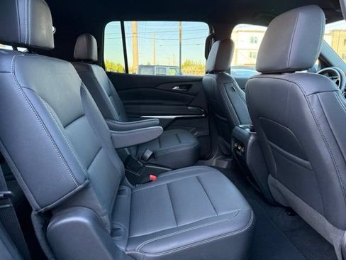 Used 2025 Chevrolet Traverse LT AWD/4WD image 14
