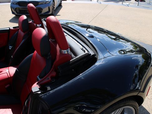 Used 2003 BMW Z8 image 12