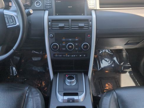 Used 2016 Land Rover Discovery Sport HSE AWD/4WD image 16