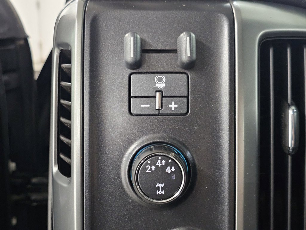 Used 2015 Chevrolet Silverado 2500 LT AWD/4WD image 36