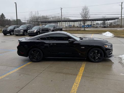 Used 2017 Ford Mustang GT w/ GT Performance Package image 5