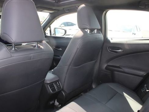 Certified 2024 Lexus UX 250h FWD image 9
