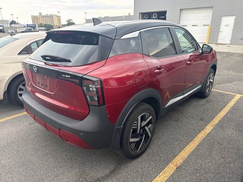Used 2025 Nissan Kicks SV w/ SV Premium Package FWD image 3