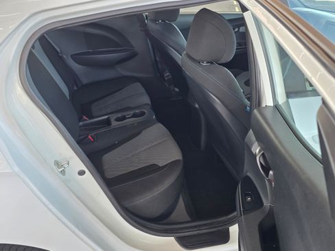 Used 2019 Hyundai Veloster 2.0 FWD image 21