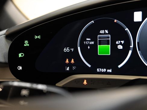 Used 2025 Porsche Taycan RWD image 70