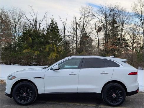 Used 2018 Jaguar F-PACE Prestige image 4