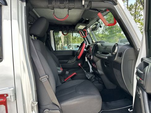 Used 2017 Jeep Wrangler Unlimited Sport w/ Quick Order Package 23S AWD/4WD image 25