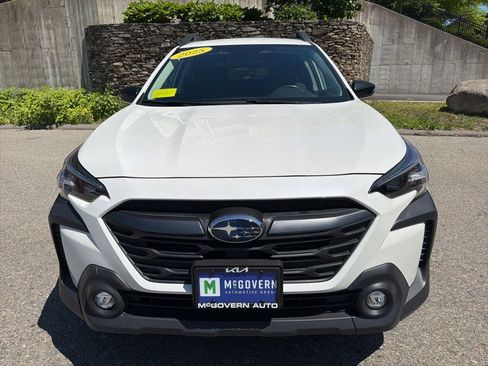 Used 2025 Subaru Outback Premium AWD/4WD image 10
