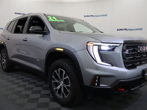 Used 2024 GMC Acadia AT4 w/ Luxury Package AWD/4WD image 3