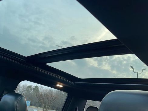 Used 2019 Ford F150 Lariat image 38