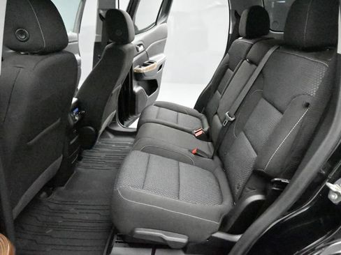 Used 2021 GMC Acadia SLE w/ LPO, Floor Liner Package AWD/4WD image 19