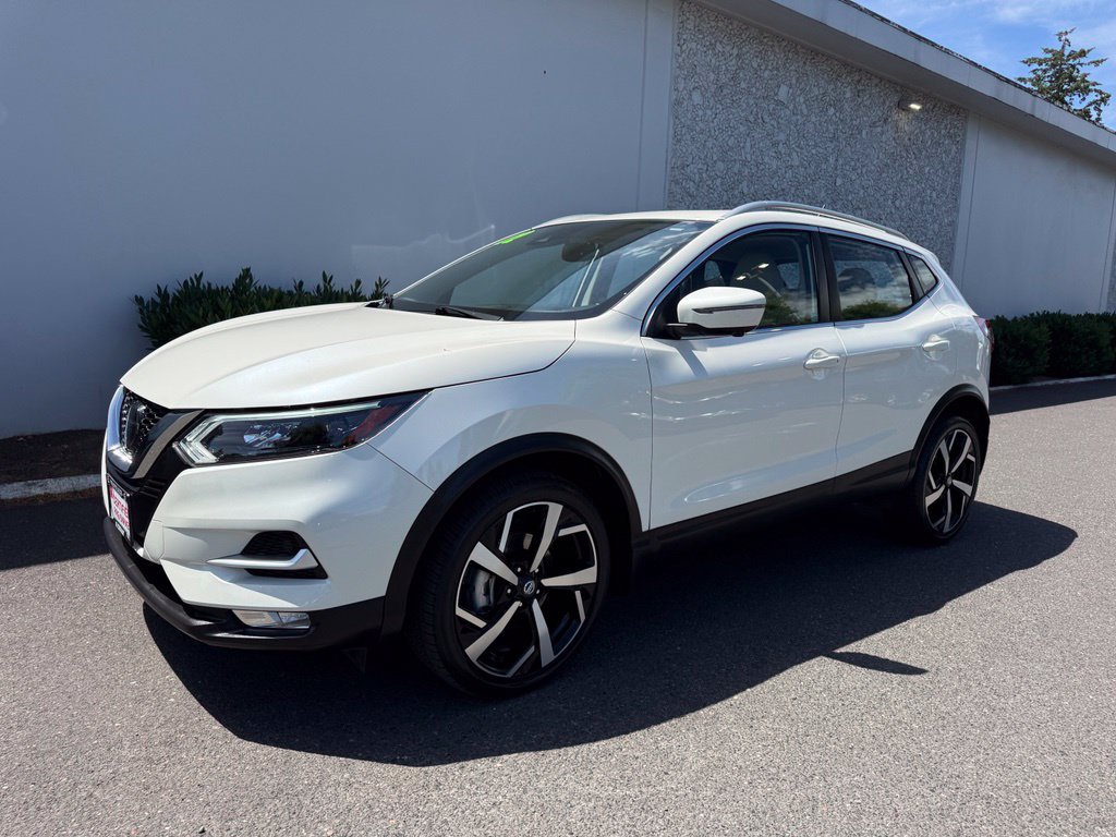 Certified 2022 Nissan Rogue Sport SL w/ Premium Package AWD/4WD image 2