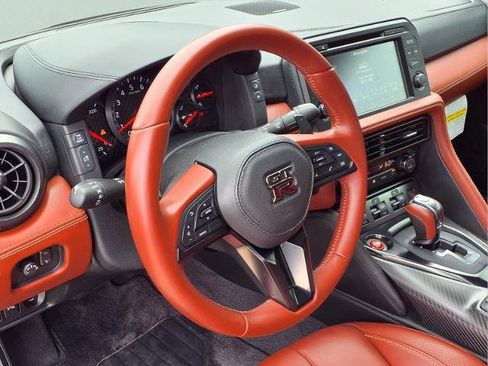 Certified 2024 Nissan GT-R Premium w/ Premium Interior Package AWD/4WD image 14