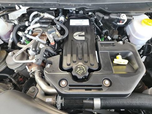 Used 2025 RAM 2500 Big Horn AWD/4WD image 34