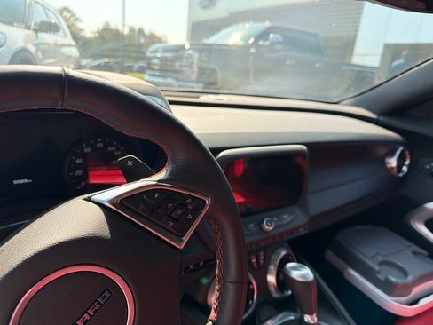 Used 2018 Chevrolet Camaro SS RWD image 7