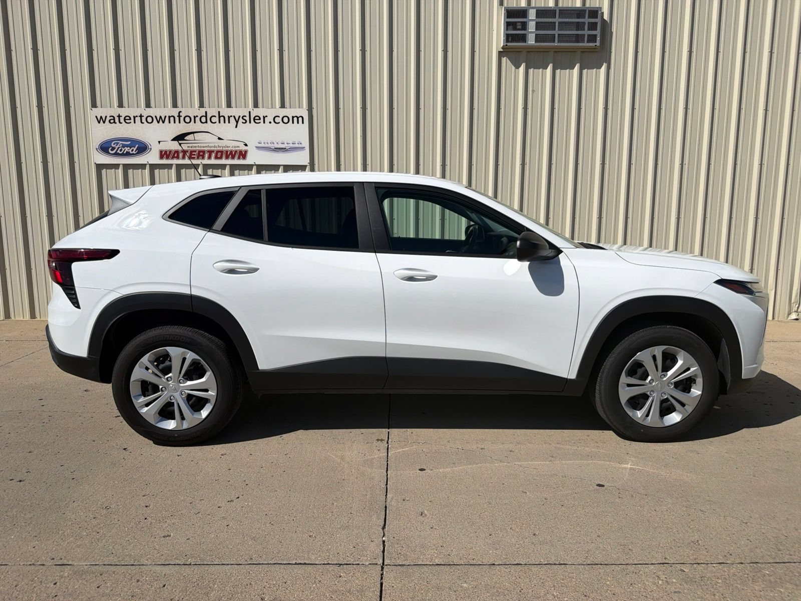 Used 2026 Chevrolet Trax LS FWD image 1