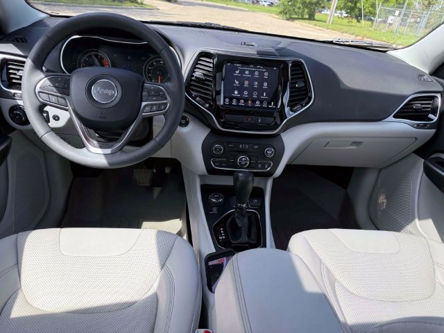 Certified 2022 Jeep Cherokee Limited AWD/4WD image 14