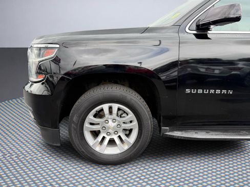 Used 2019 Chevrolet Suburban LT AWD/4WD image 12