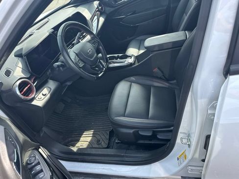 Used 2024 Chevrolet Trax RS w/ Driver Confidence Package FWD image 8