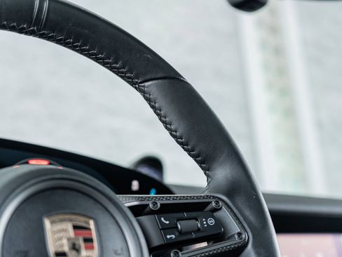 Used 2025 Porsche Taycan image 32