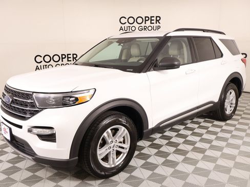 Used 2024 Ford Explorer XLT w/ Equipment Group 202A image 10