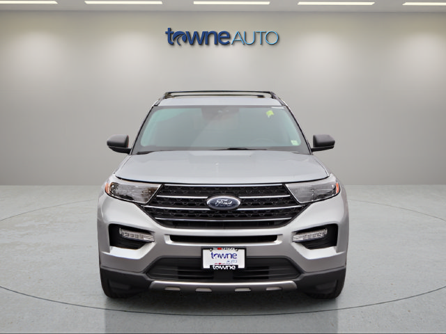 Used 2024 Ford Explorer XLT w/ Equipment Group 202A AWD/4WD image 8
