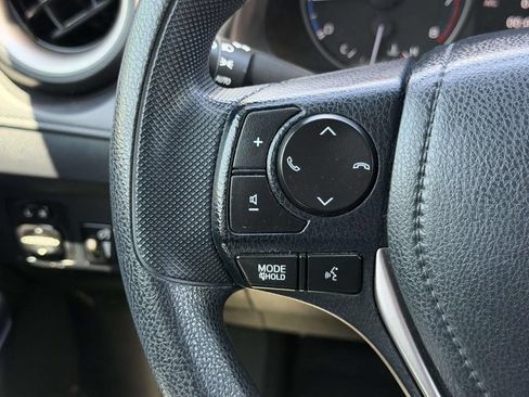 Used 2017 Toyota RAV4 LE AWD/4WD image 8