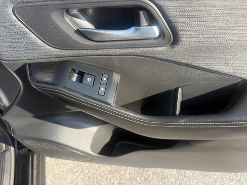 Used 2023 Nissan Rogue SV FWD image 39