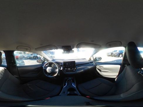 Used 2025 Toyota Corolla LE image 41