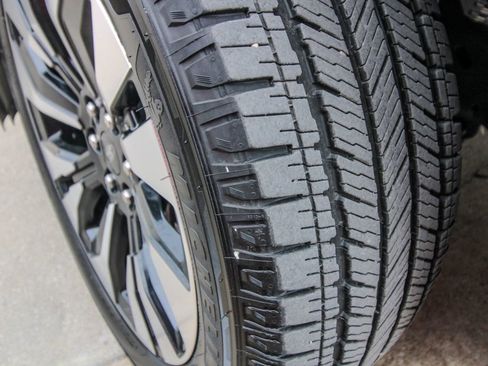 Used 2025 Ford Expedition Platinum w/ Driver's Package image 6