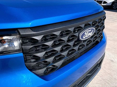 Certified 2025 Ford Maverick XLT image 30