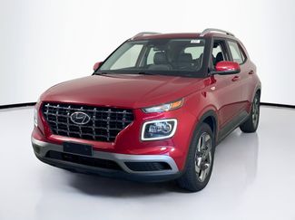 Used 2023 Hyundai Venue Limited video 1