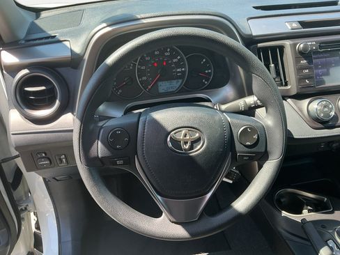 Used 2016 Toyota RAV4 LE FWD image 13