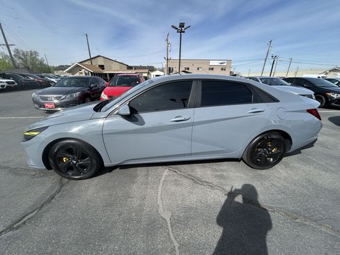 Used 2021 Hyundai Elantra SEL w/ Convenience Package image 4