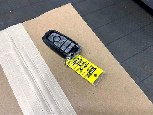 Used 2024 Ford Escape ST-Line Select w/ Tech Pack #2 image 6