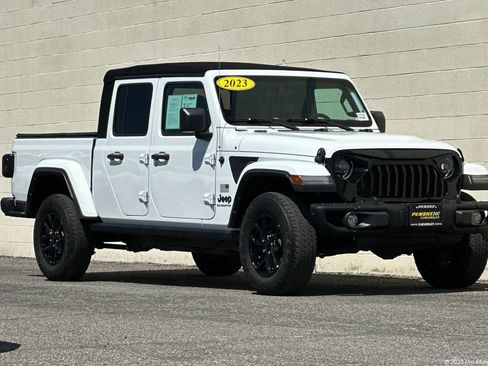 Used 2023 Jeep Gladiator Sport AWD/4WD image 1