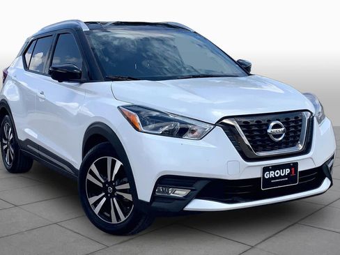 Used 2019 Nissan Kicks SR FWD image 3