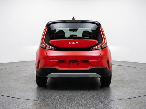 Used 2025 Kia Soul LX w/ LX Technology Package FWD image 7