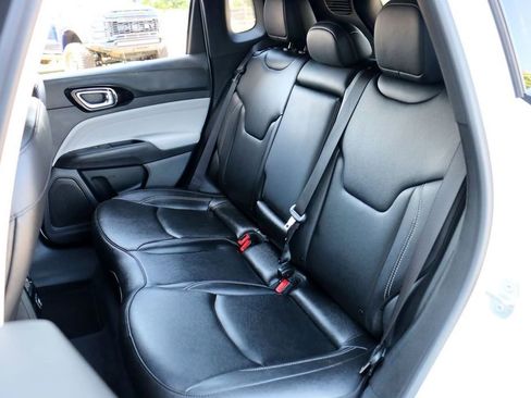 Used 2025 Jeep Compass Limited AWD/4WD image 21