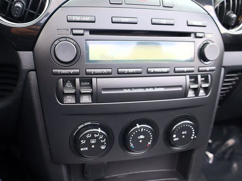 Used 2007 MAZDA MX-5 Miata Sport RWD image 28