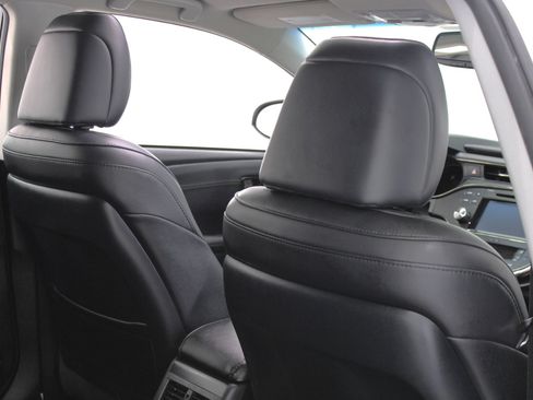 Used 2016 Toyota Avalon Touring image 42